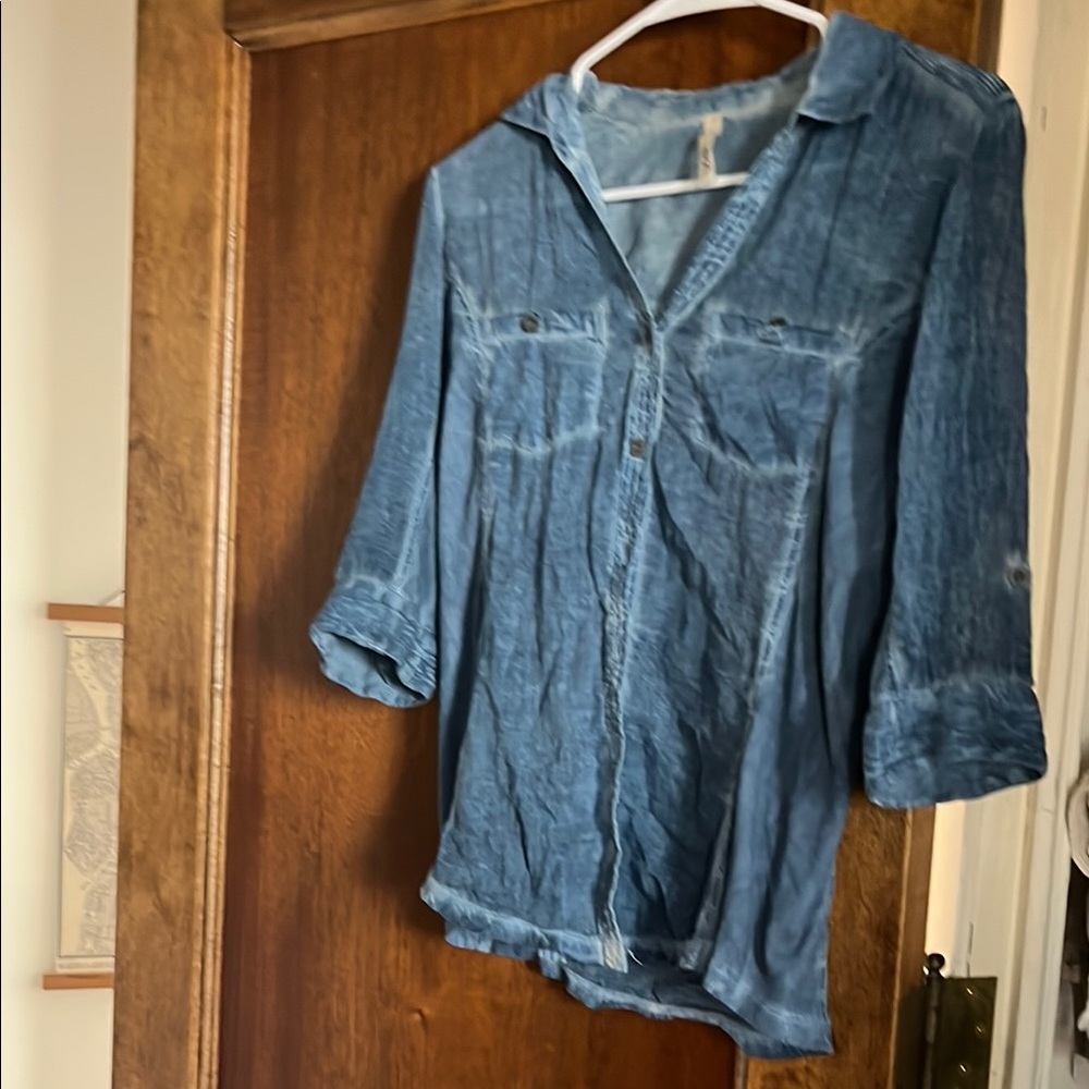 Lightweight Breezy Blue Denim 3/4 Sleeve Top